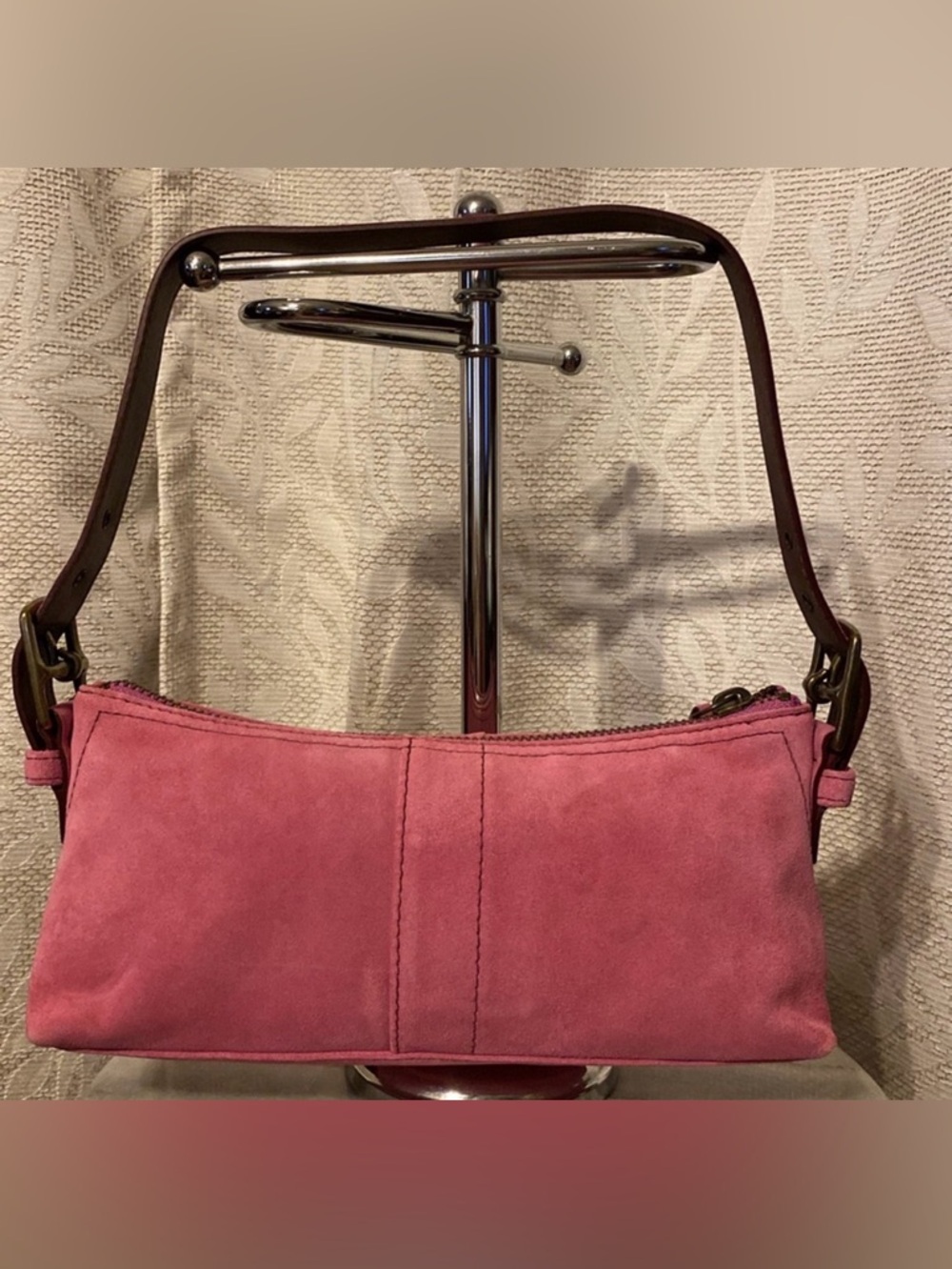 LIKE NEW Coach Demi Hampton Suede
Hobo Baguette